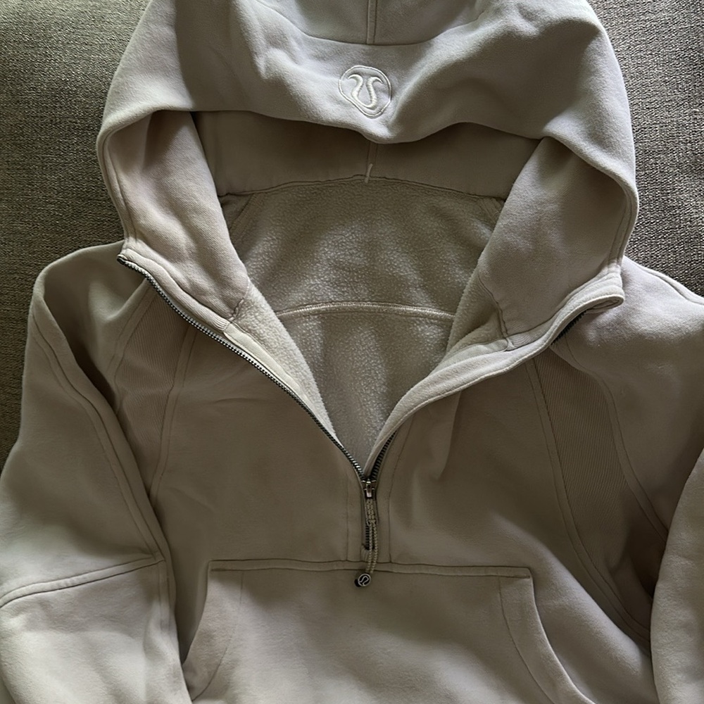Lululemon Scuba oversized hoodie- size 6 - Picture 9 of 9